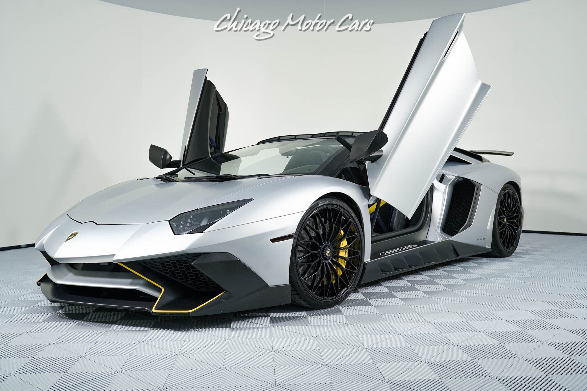 2017 LAMBORGHINI AVENTADOR LP750-4 SV, 4/20