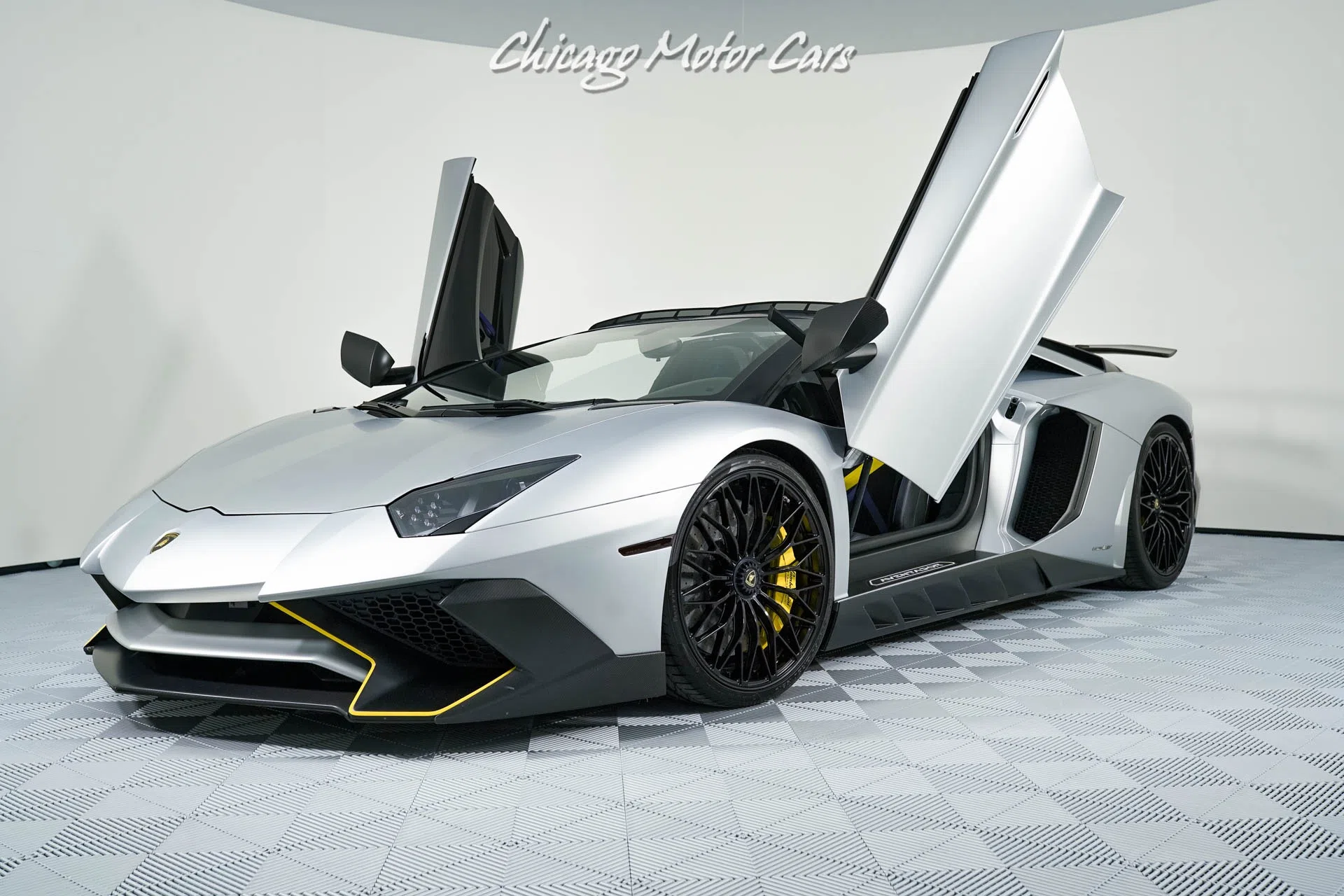 2017 Lamborghini Aventador LP750-4 SV for sale, exterior, Grigio Adamas