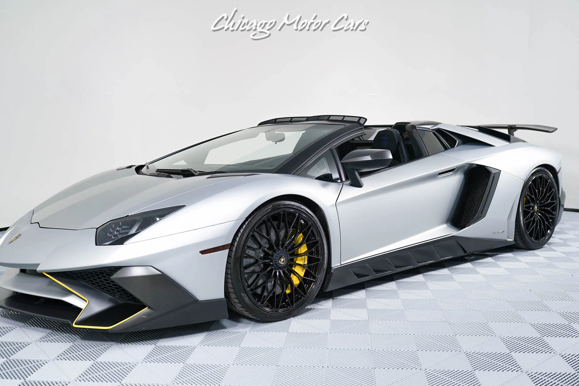 2017 Lamborghini Aventador LP750-4 SV for sale, exterior, Grigio Adamas