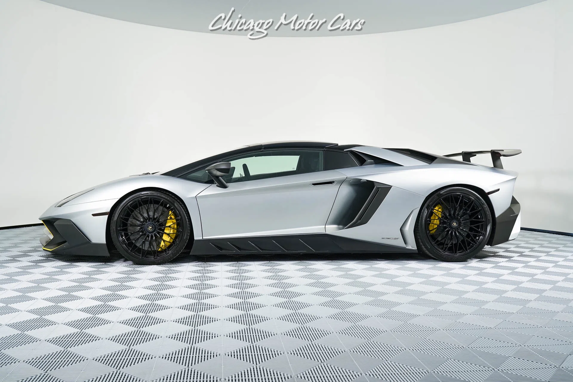 2017 Lamborghini Aventador LP750-4 SV for sale, exterior, Grigio Adamas
