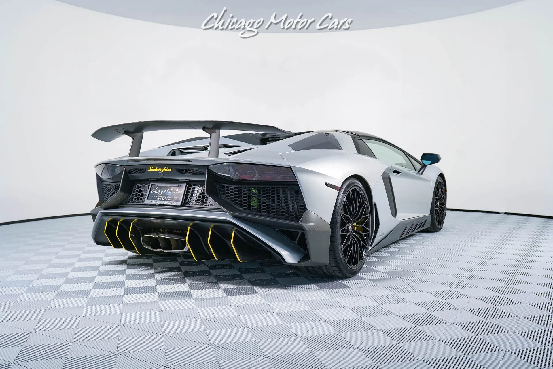 2017 Lamborghini Aventador LP750-4 SV for sale, exterior, Grigio Adamas