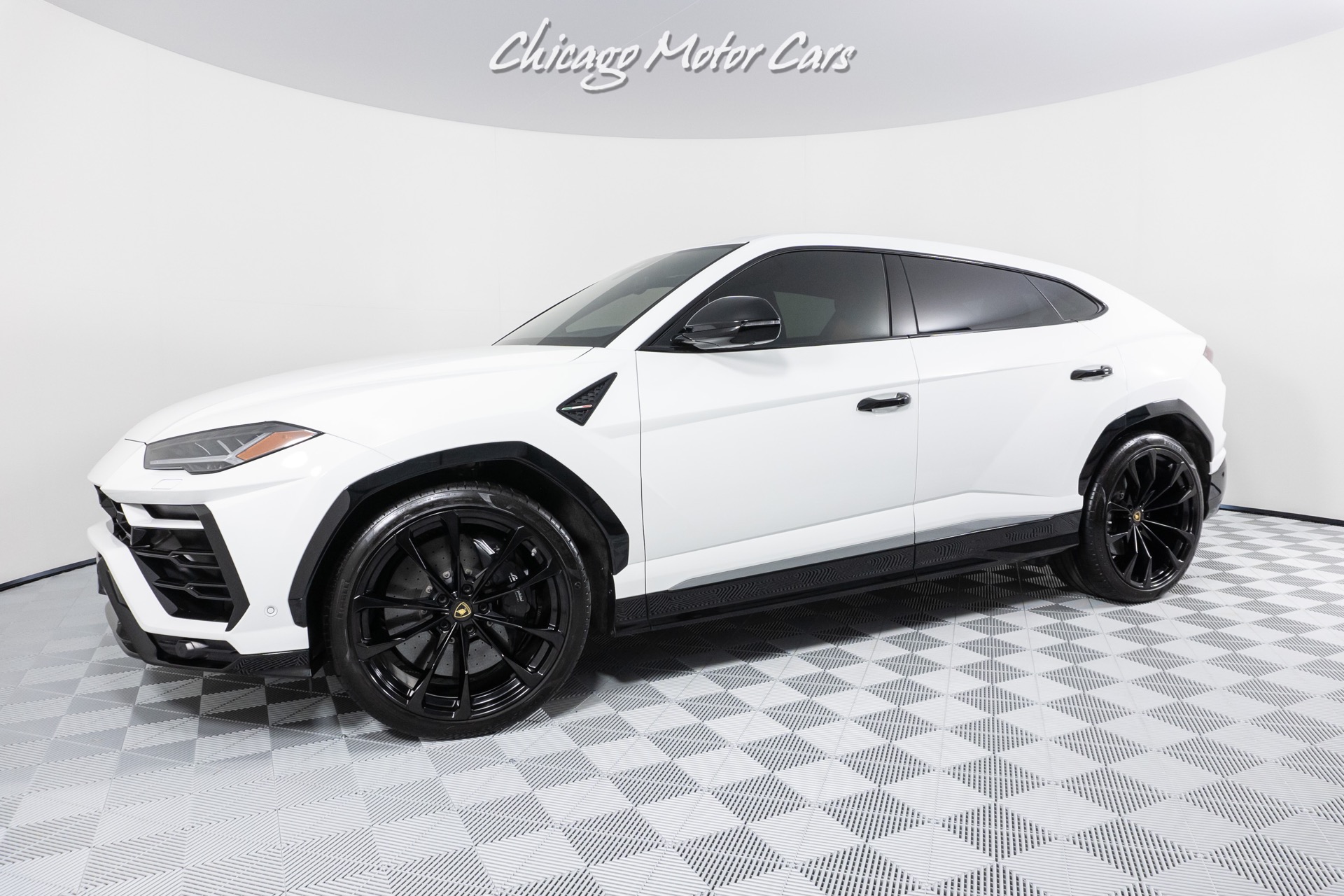 2020 LAMBORGHINI URUS