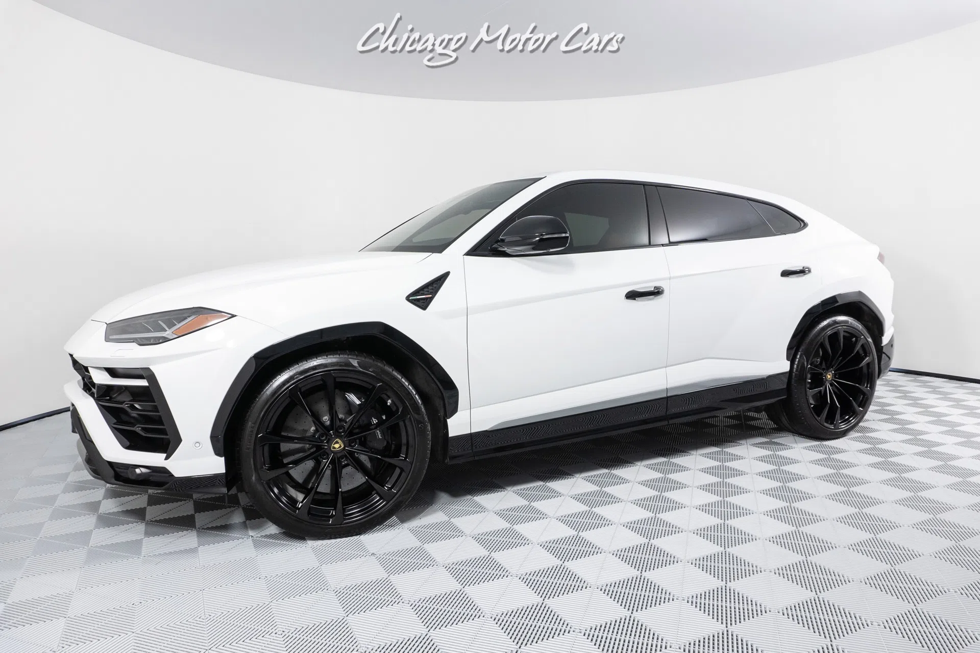 2020 LAMBORGHINI URUS