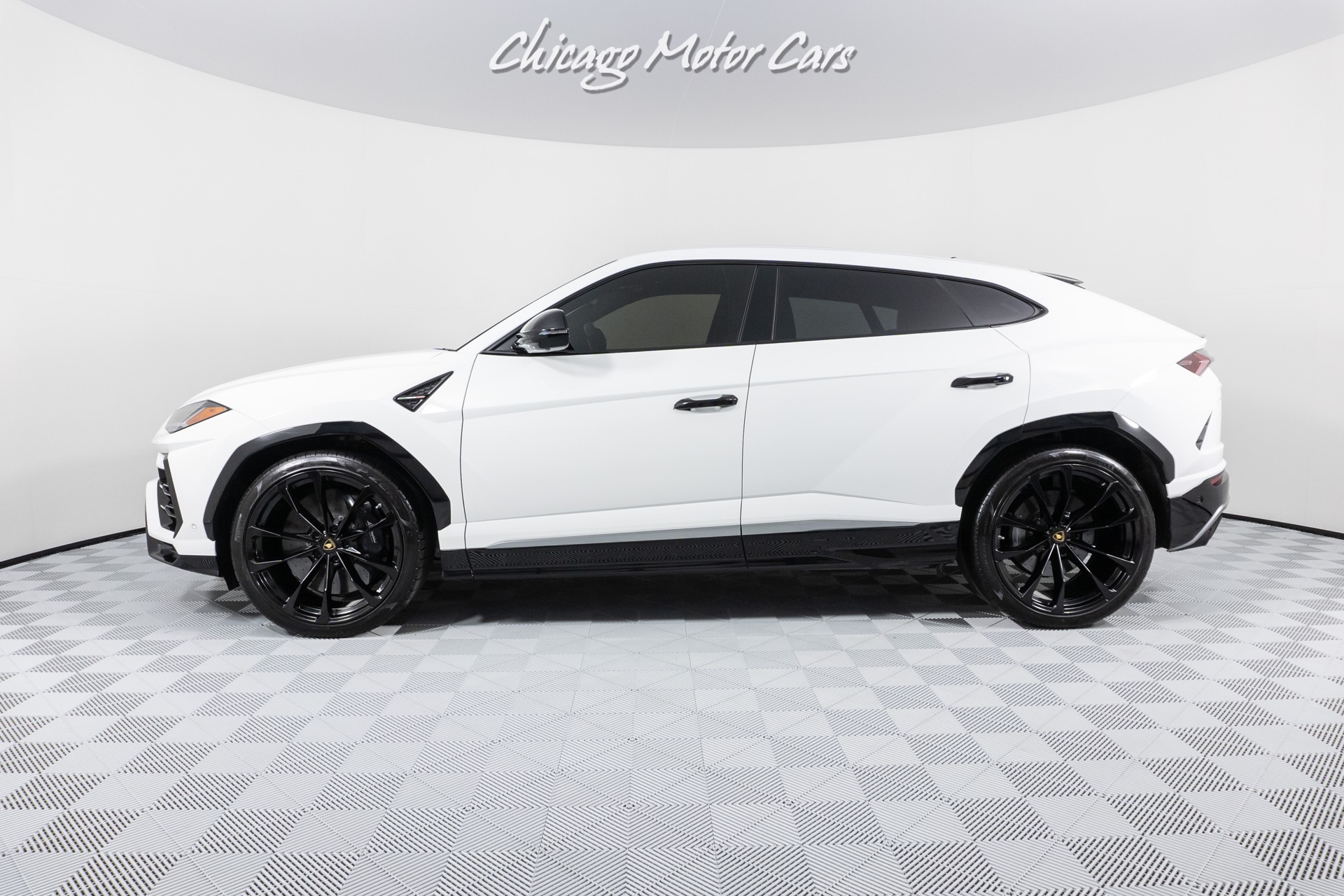 2020 LAMBORGHINI URUS, 2/20