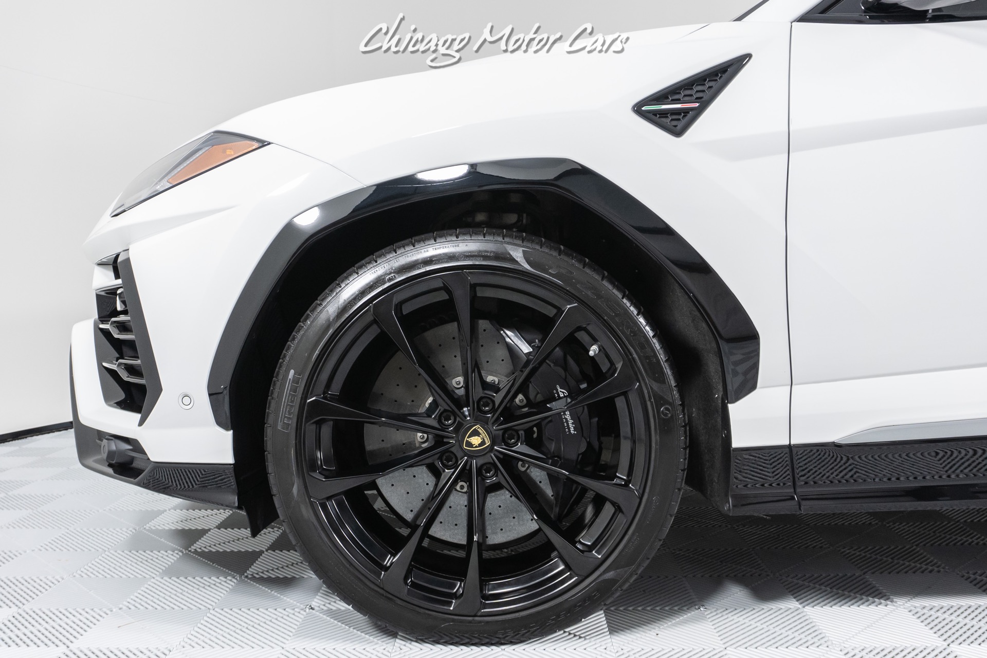 2020 LAMBORGHINI URUS, 3/20