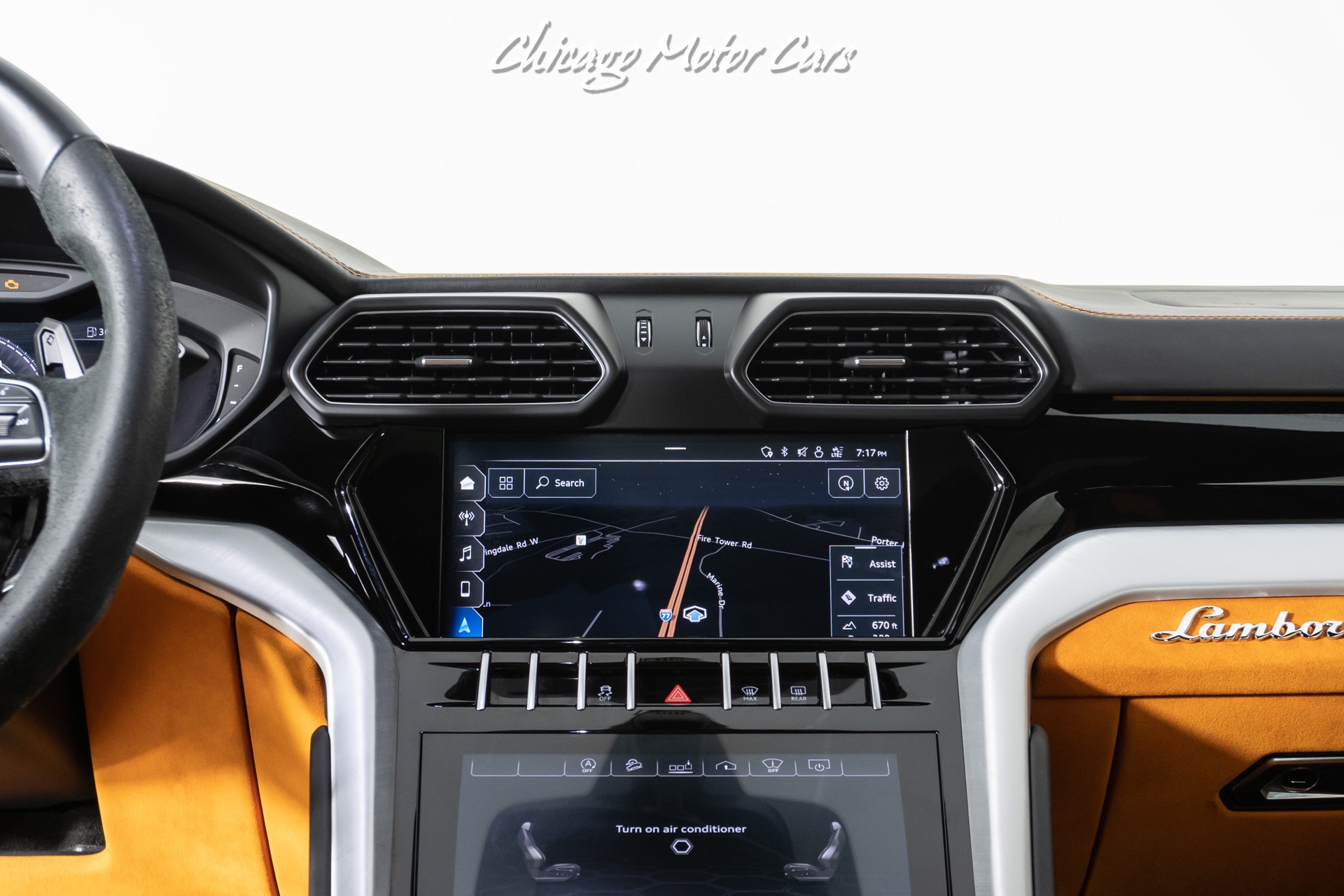 2020 LAMBORGHINI URUS, 19/20