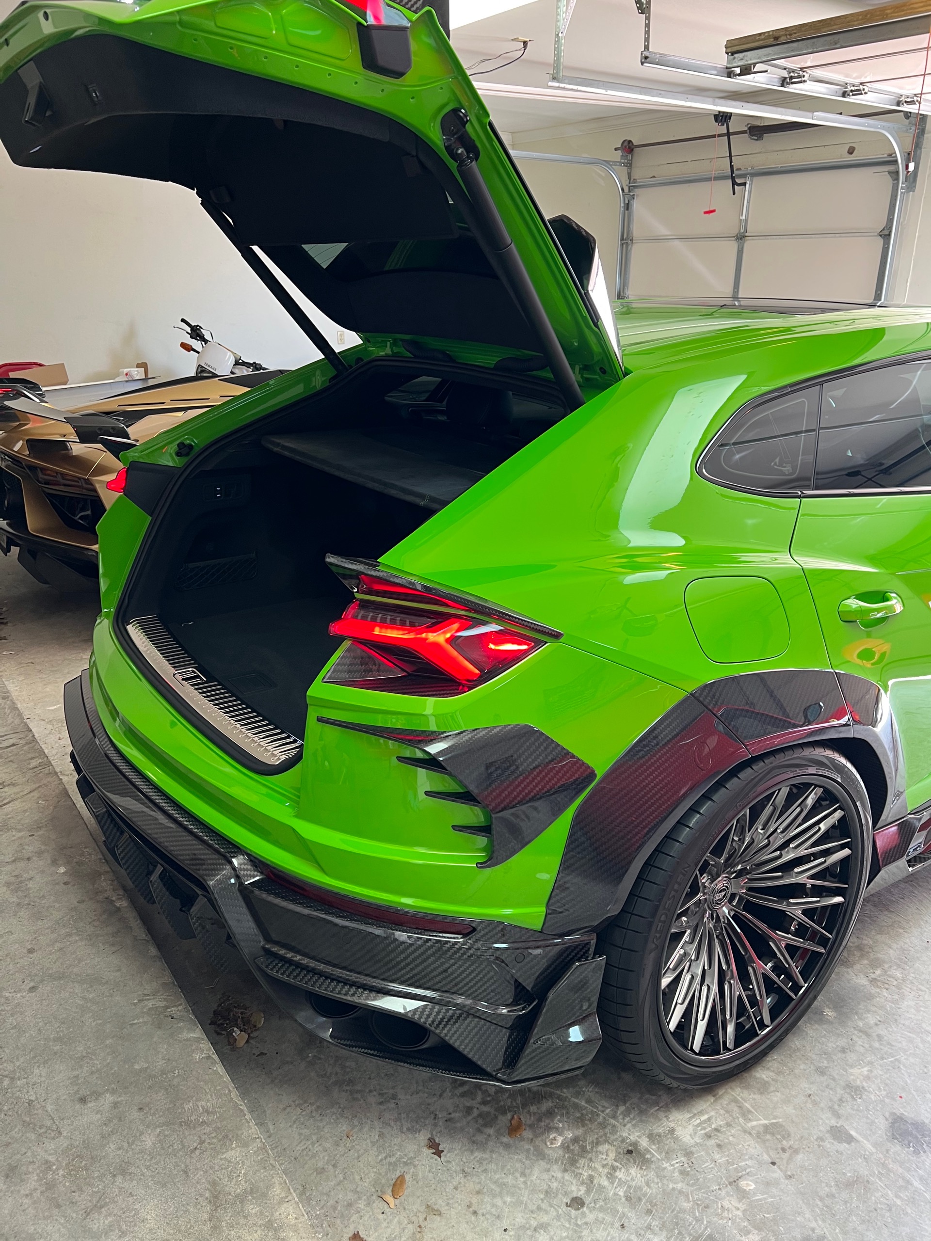 2021 LAMBORGHINI URUS PEARL CAPSULE KEYVANY KEYRUS, 20/20