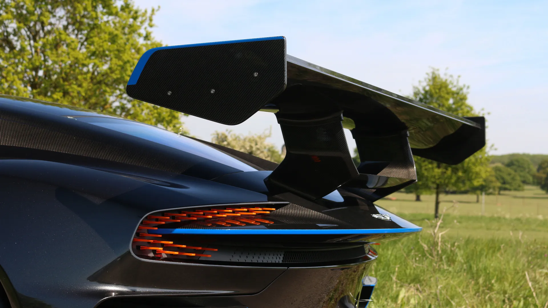 2016 ASTON MARTIN VULCAN, 9/19