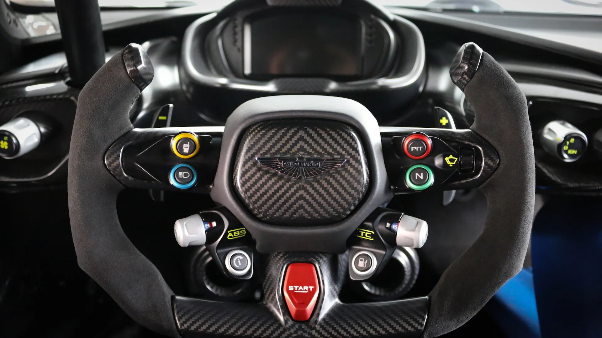 2016 ASTON MARTIN VULCAN, 14/19