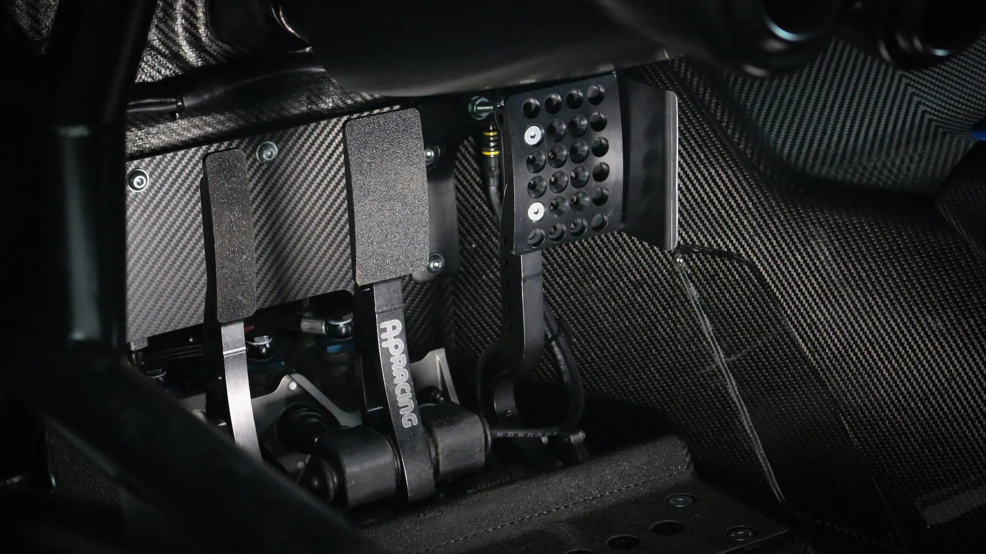 2016 ASTON MARTIN VULCAN, 17/19