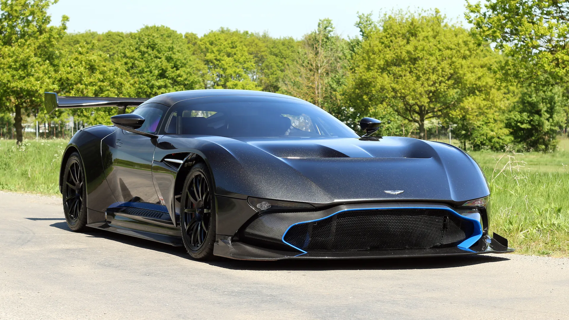 2016 ASTON MARTIN VULCAN