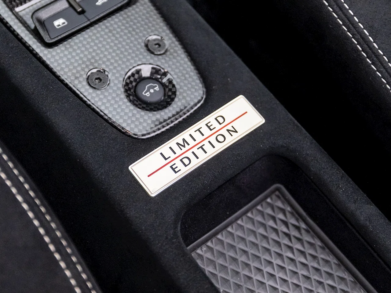 2016 Ferrari 458 Speciale Aperta interior, center console, Nera Alcantara & 3D Fabric