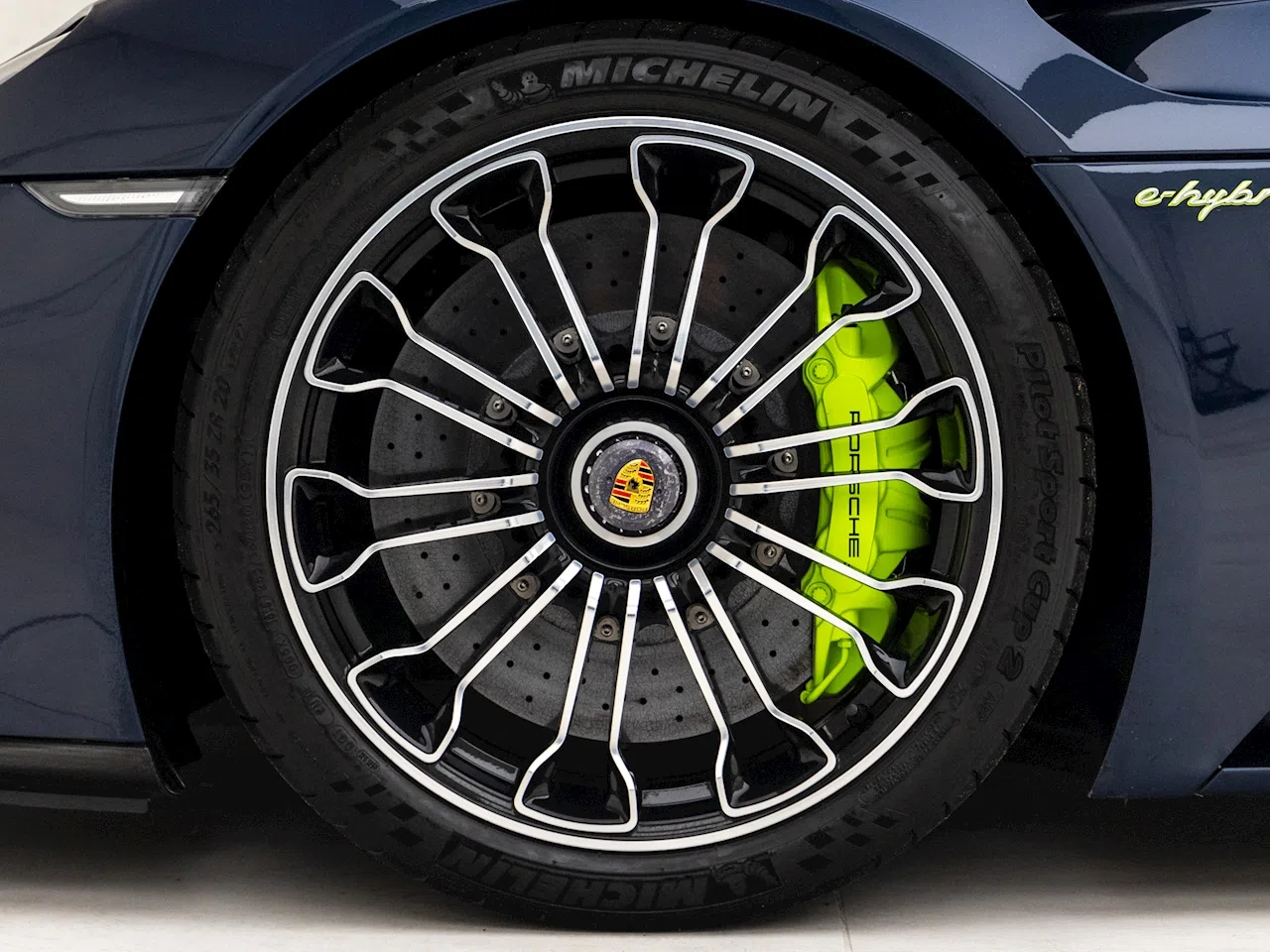 2015 Porsche 918 Spyder wheel