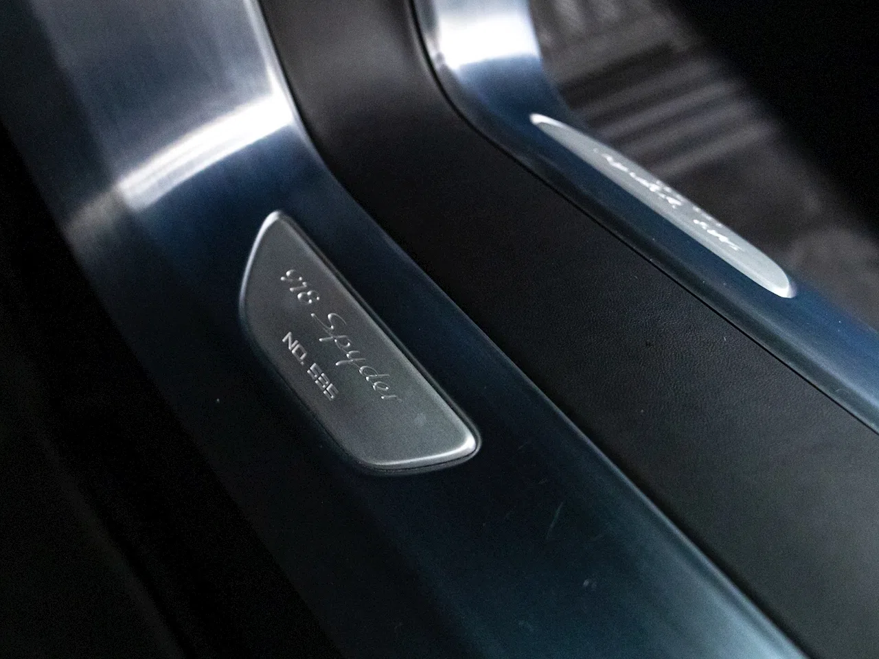 2015 Porsche 918 Spyder interior, Onyx Black Leather