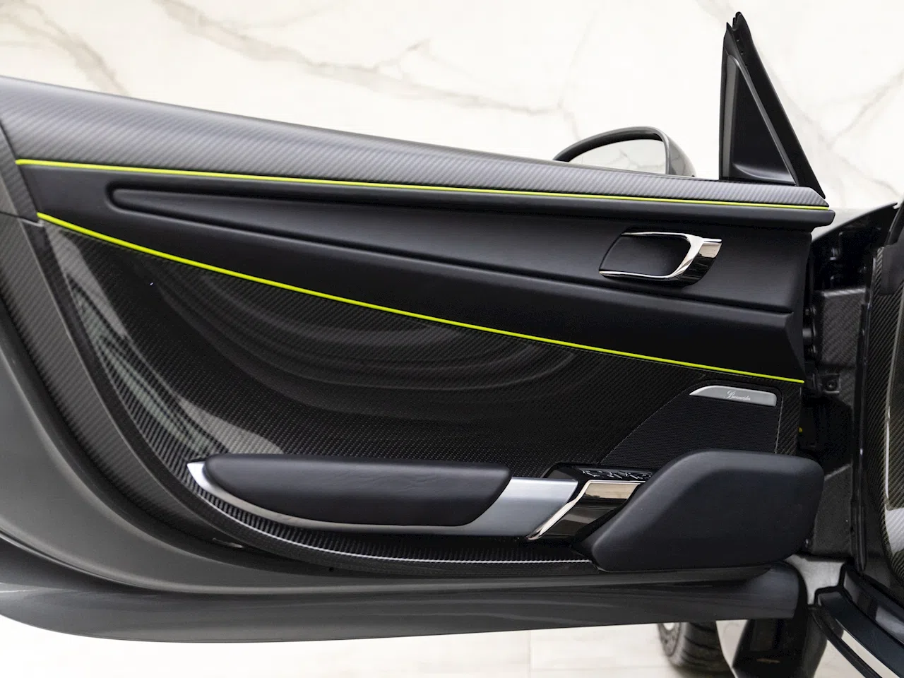 2015 Porsche 918 Spyder interior, door panel, Onyx Black Leather