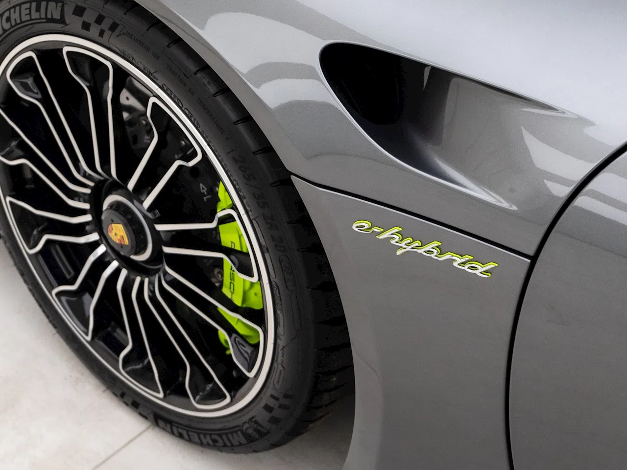 2015 Porsche 918 Spyder wheel