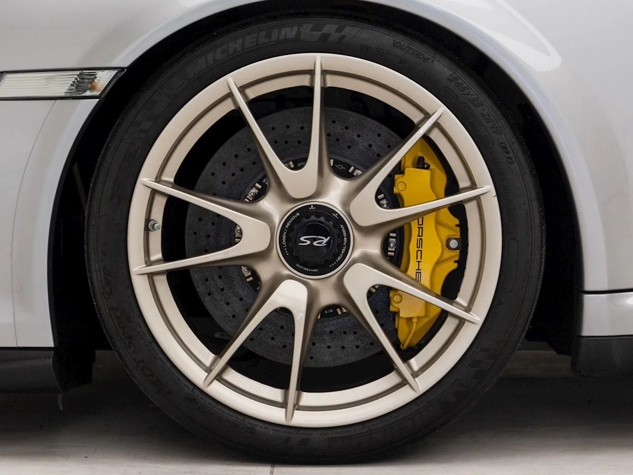 2011 Porsche 911 (997) GT2 RS wheel