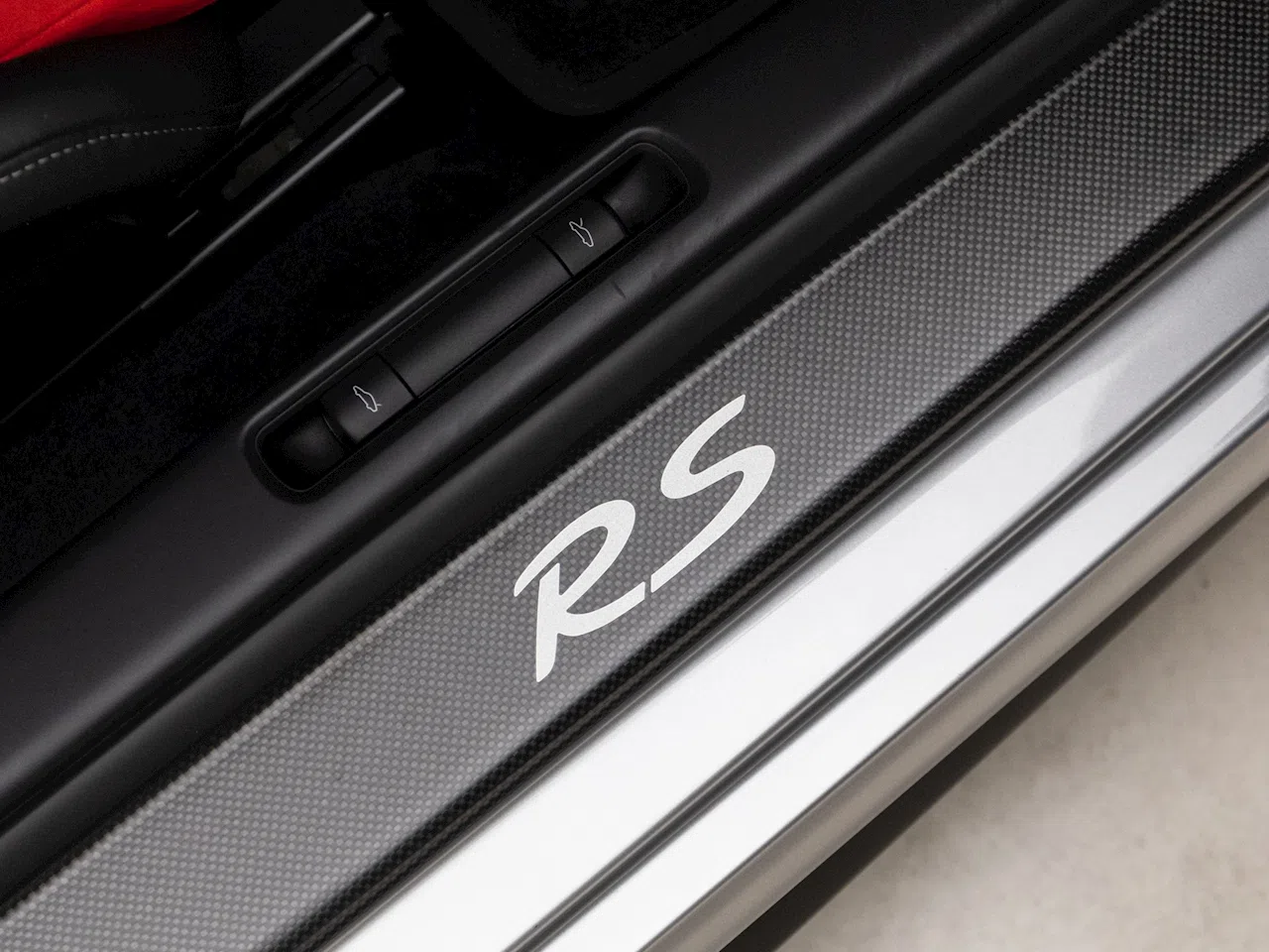 2011 Porsche 911 (997) GT2 RS interior, door sill, Black Leather & Red Alcantara