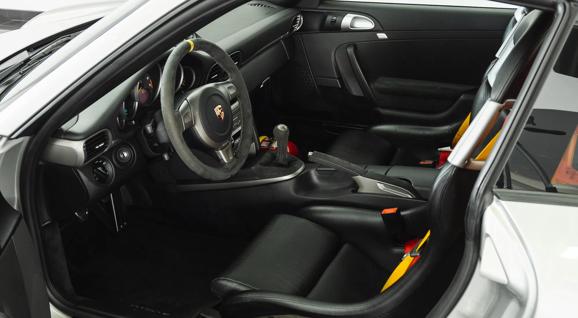 2008 PORSCHE 997.1 GT3 RS interior, Black Alcantara