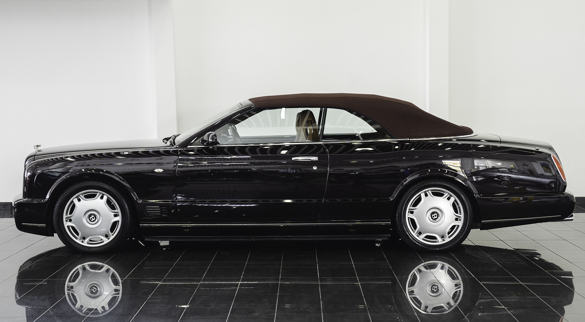 2009 BENTLEY AZURE, 16/17