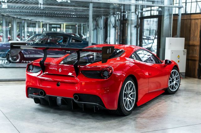 Ferrari 488 GTB Challenge, 2/15