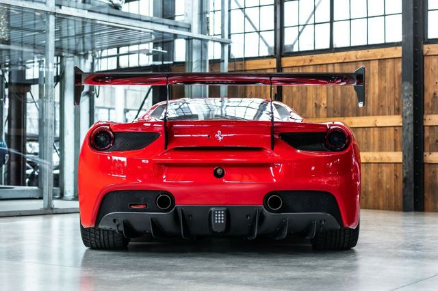 Ferrari 488 GTB Challenge, 4/15