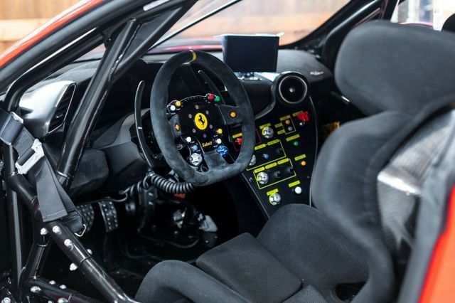 Ferrari 488 GTB Challenge, 10/15