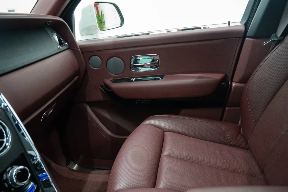 2020 Rolls Royce Cullinan interior, seats, Brown, Full leather