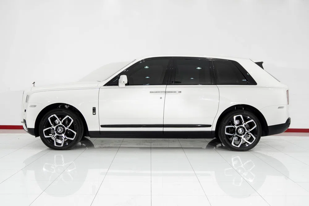 2020 Rolls Royce Cullinan for sale, exterior, White