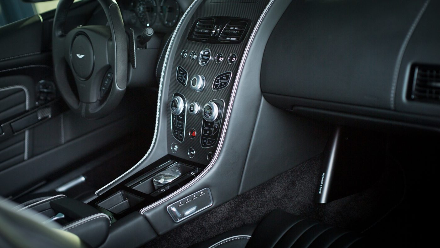 2015 ASTON MARTIN DB9 GT JAMES BOND 007 EDITION, 2/20