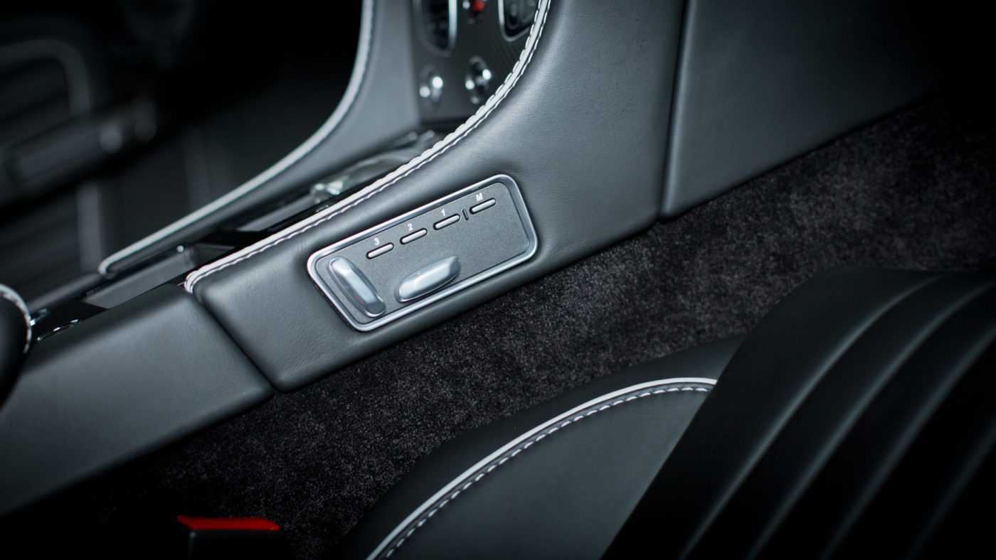 2015 ASTON MARTIN DB9 GT JAMES BOND 007 EDITION, 14/20