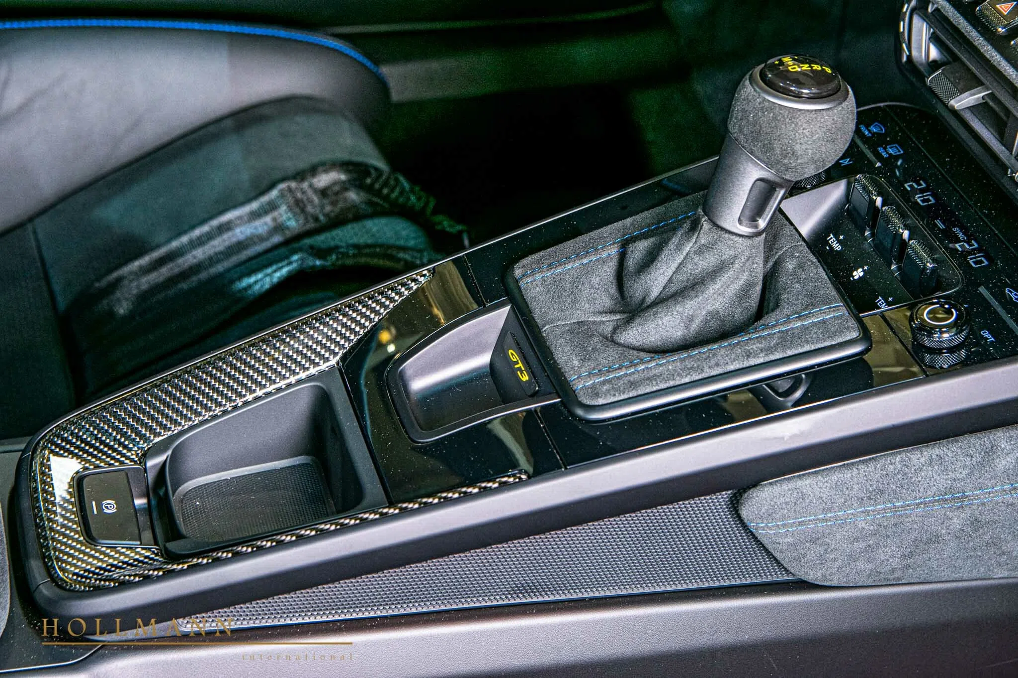 2022 Porsche 911 GT3 interior, center console
