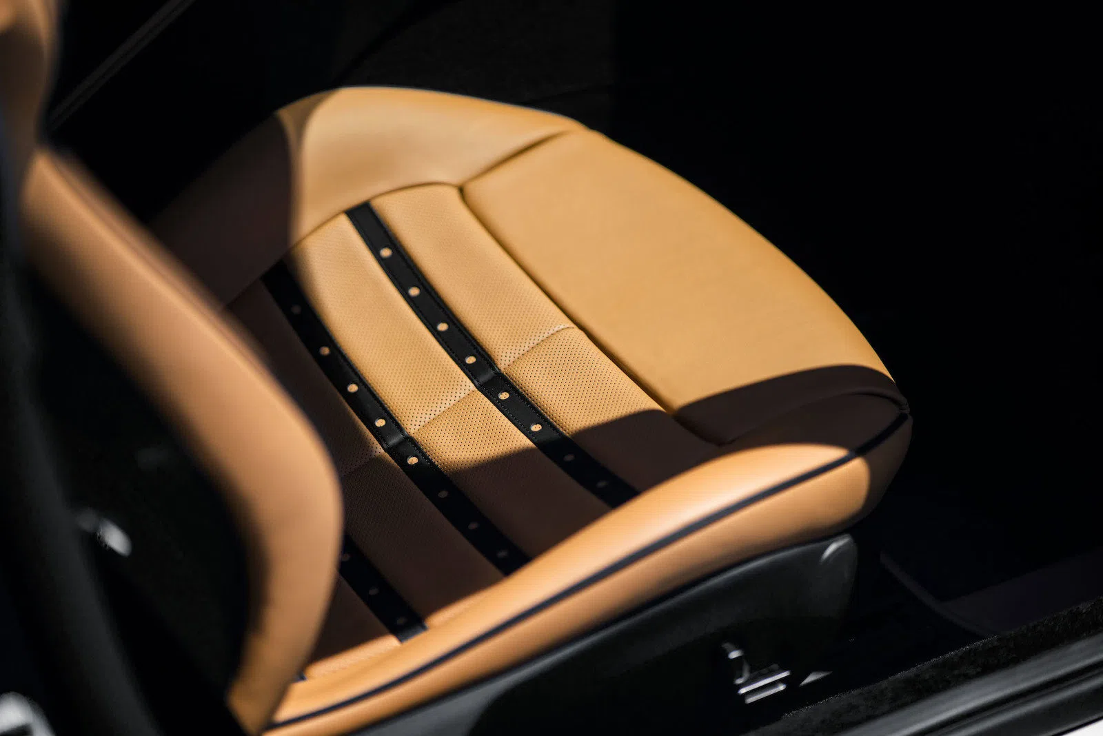 2022 Ferrari Roma interior, seats