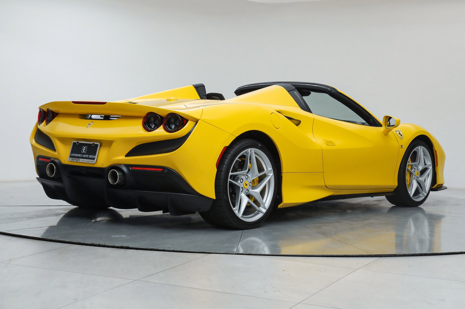 2021 Ferrari F8 Spider, 2/20