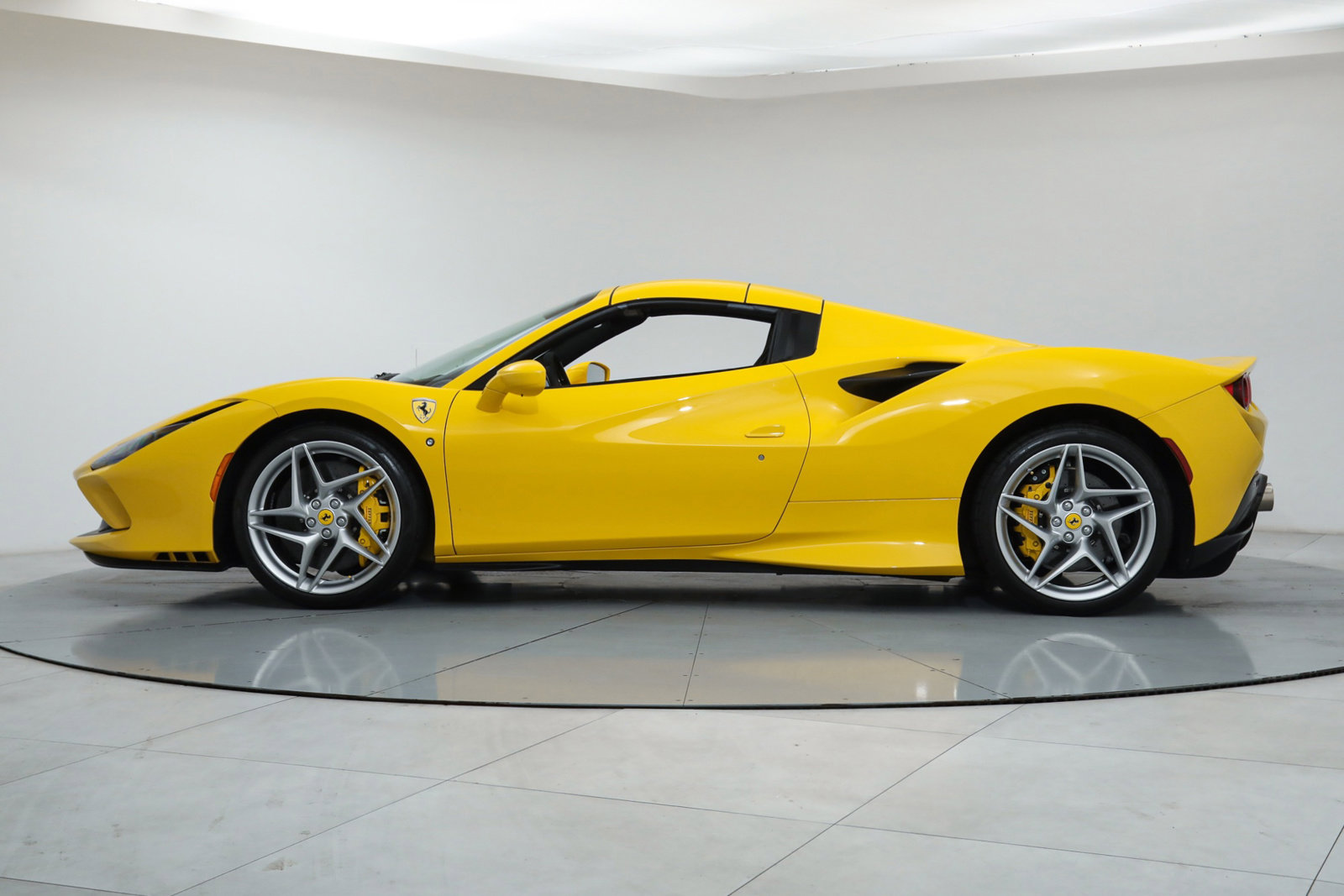 2021 Ferrari F8 Spider, 16/20