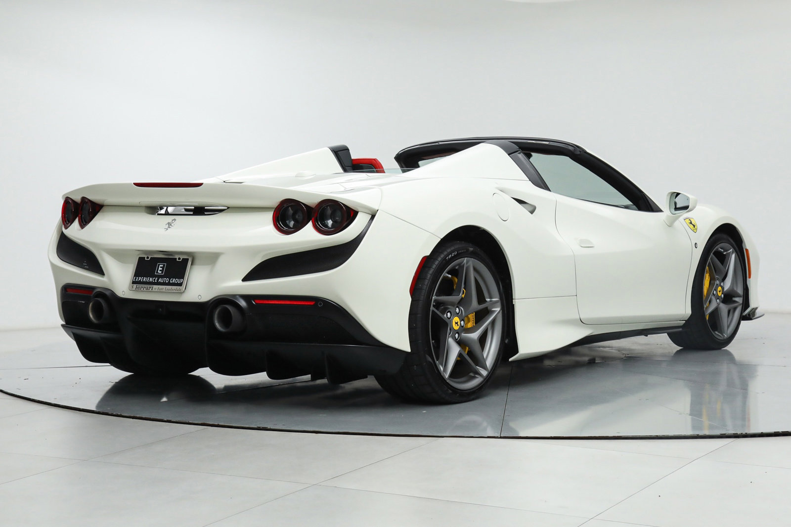 2021 Ferrari F8 Spider, 2/20
