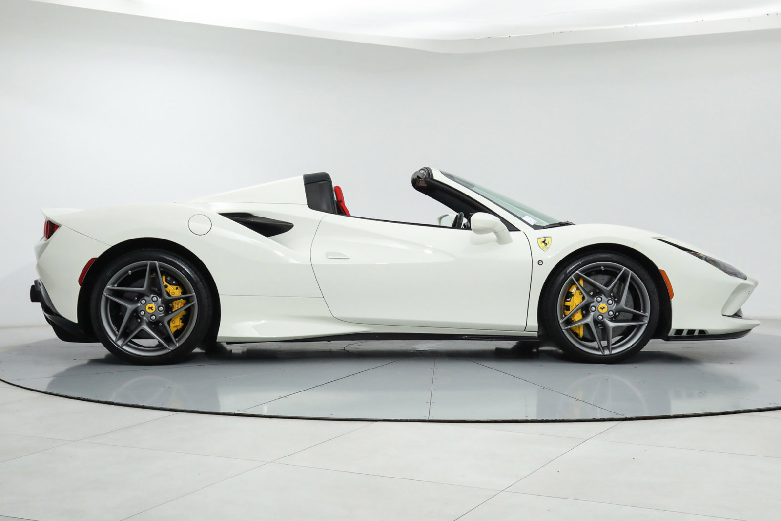 2021 Ferrari F8 Spider, 9/20