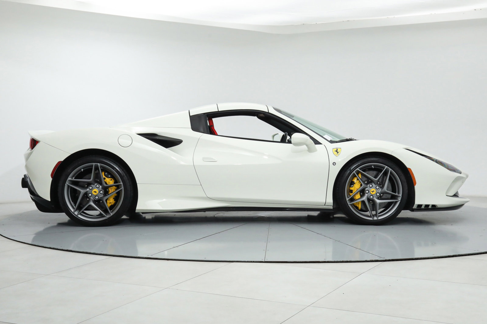2021 Ferrari F8 Spider, 10/20