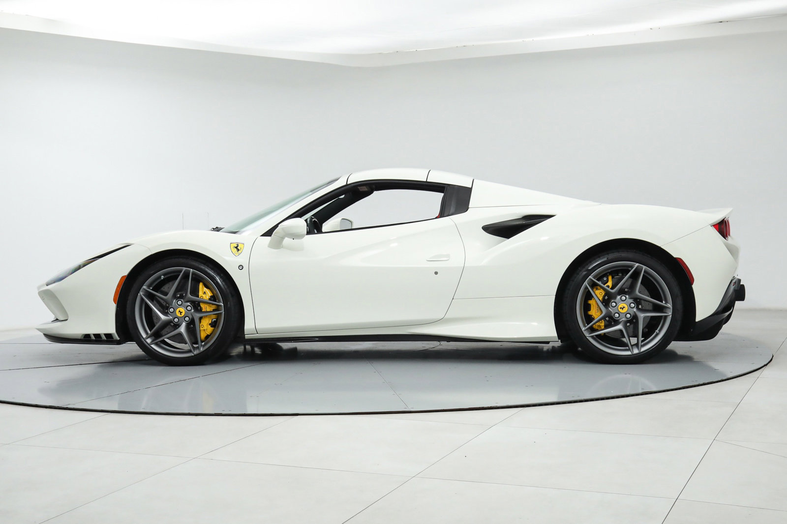 2021 Ferrari F8 Spider, 12/20