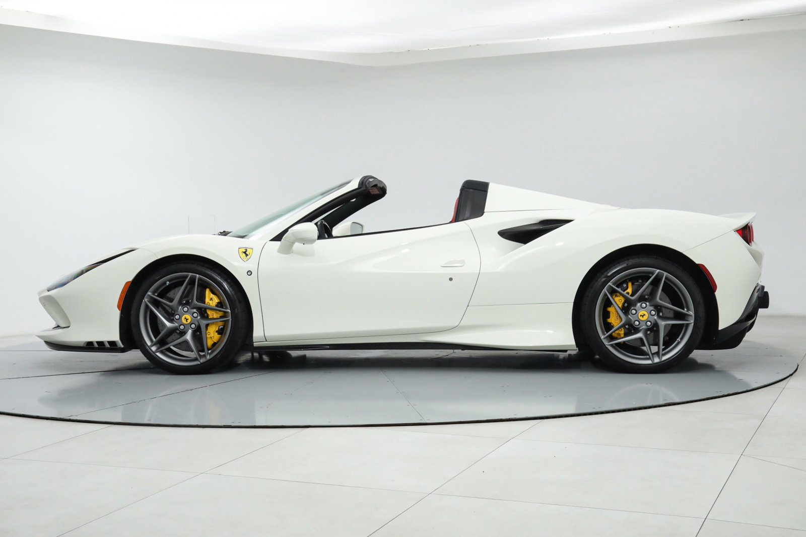 2021 Ferrari F8 Spider, 15/20
