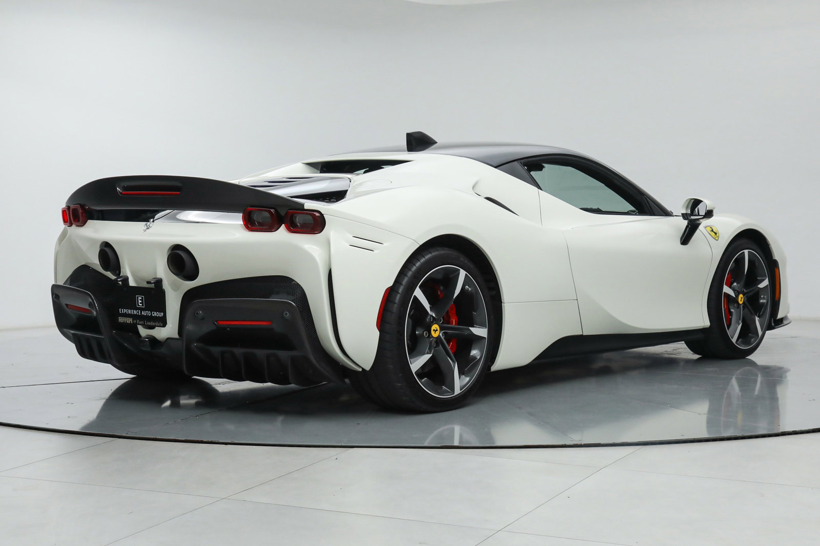 2021 Ferrari SF90 Stradale Assetto Fiorano, 2/19