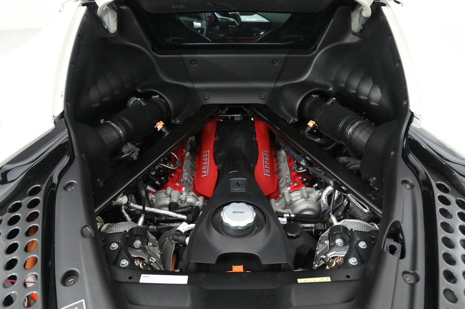 2021 Ferrari SF90 Stradale Assetto Fiorano, 16/19