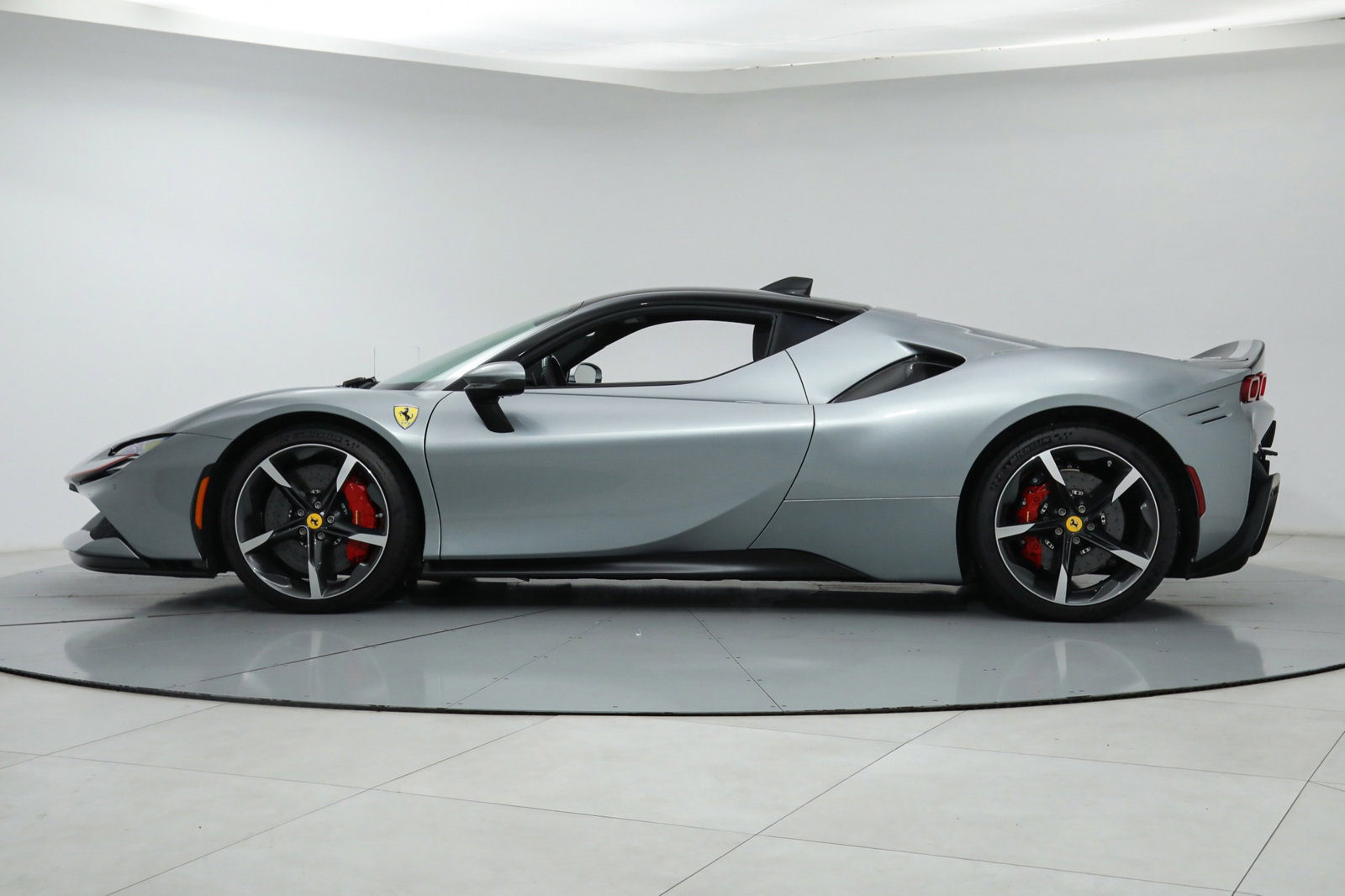 2021 Ferrari SF90 Stradale Assetto Fiorano, 19/20