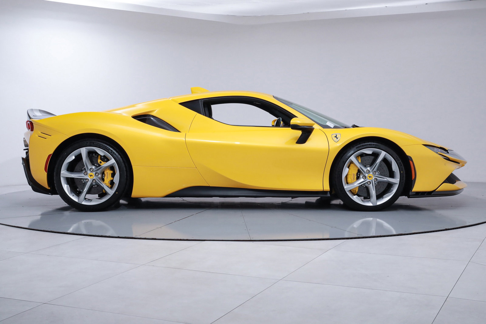2021 Ferrari SF90 Stradale Assetto Fiorano, 15/20