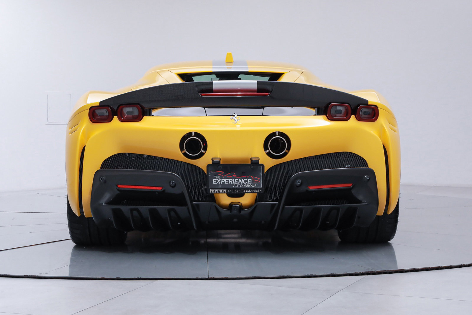 2021 Ferrari SF90 Stradale Assetto Fiorano, 16/20