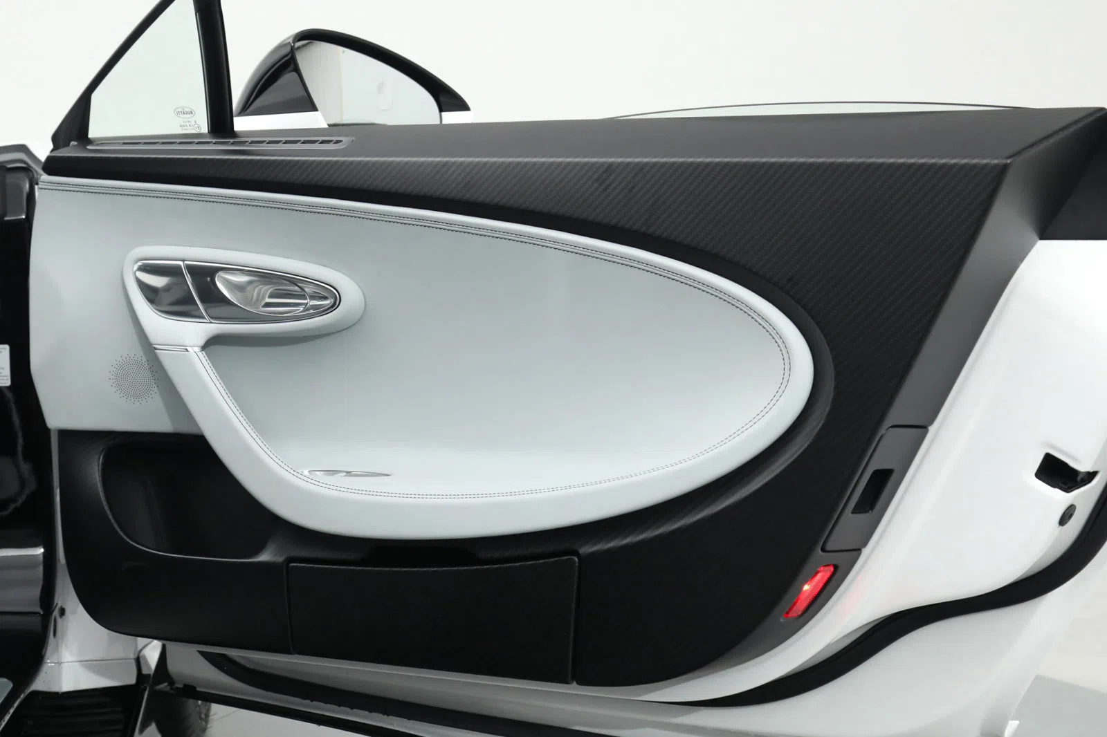2019 Bugatti Chiron interior, door panel
