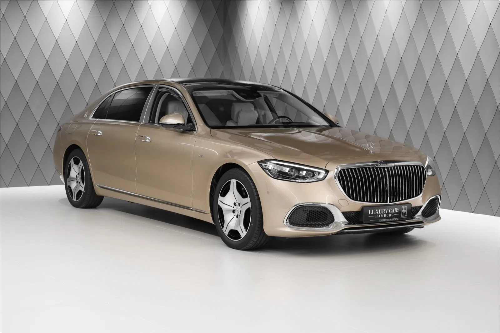 2022 Mercedes-Maybach S 680 for sale, exterior, Travertinbeige gold