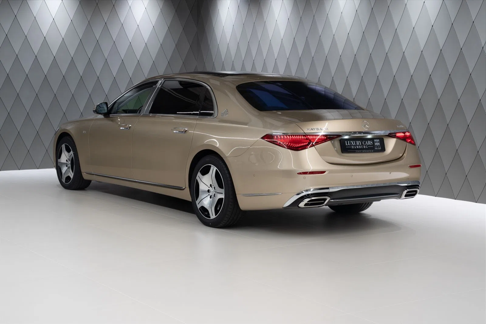2022 Mercedes-Maybach S 680 for sale, exterior, Travertinbeige gold