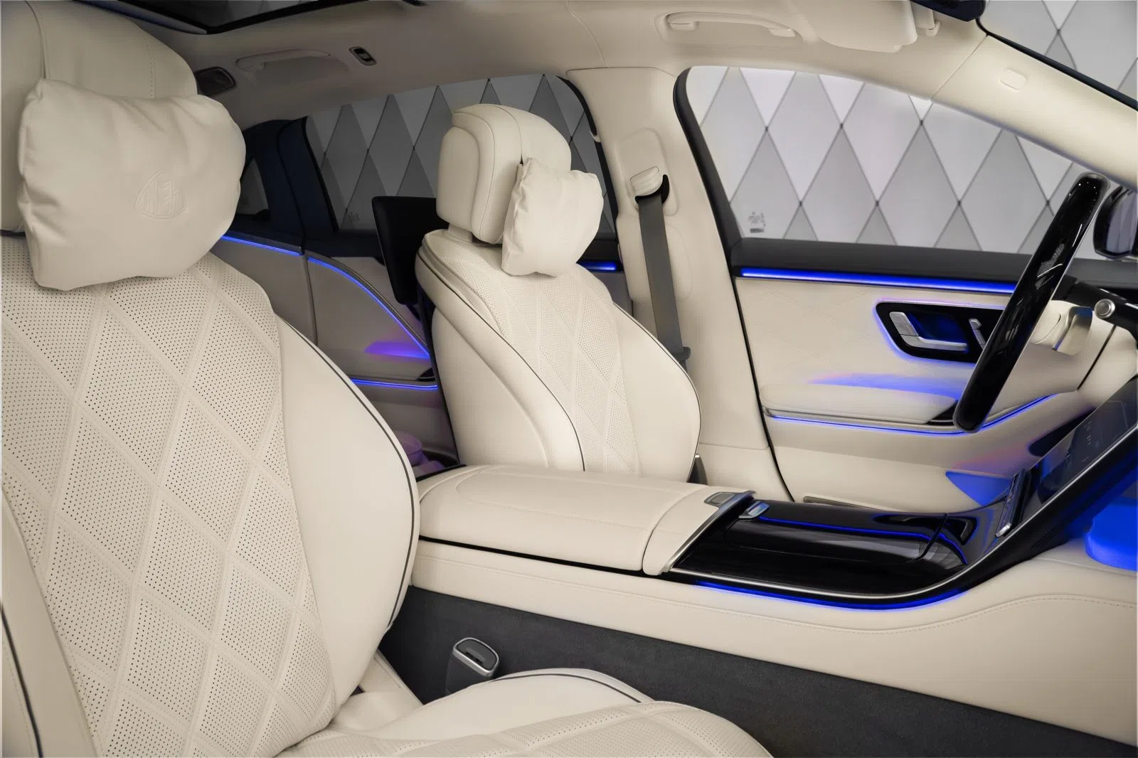 2022 Mercedes-Maybach S 680 interior, seats, Beige, Full leather