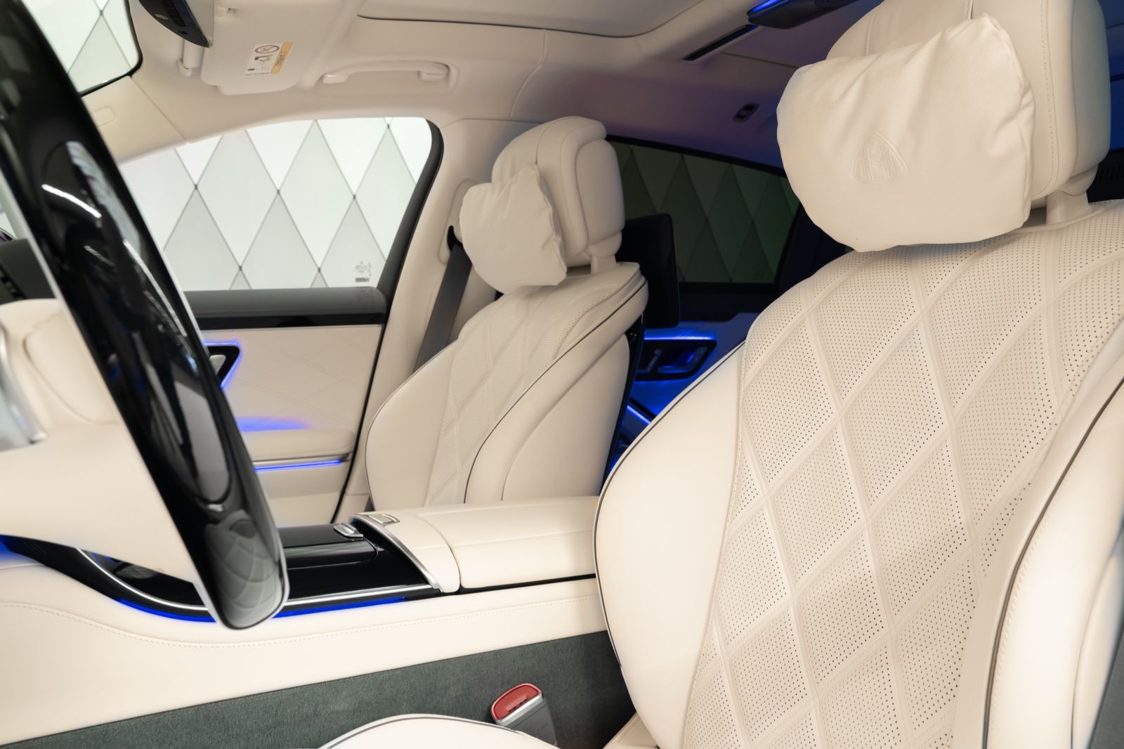2022 Mercedes-Maybach S 680, 25/42